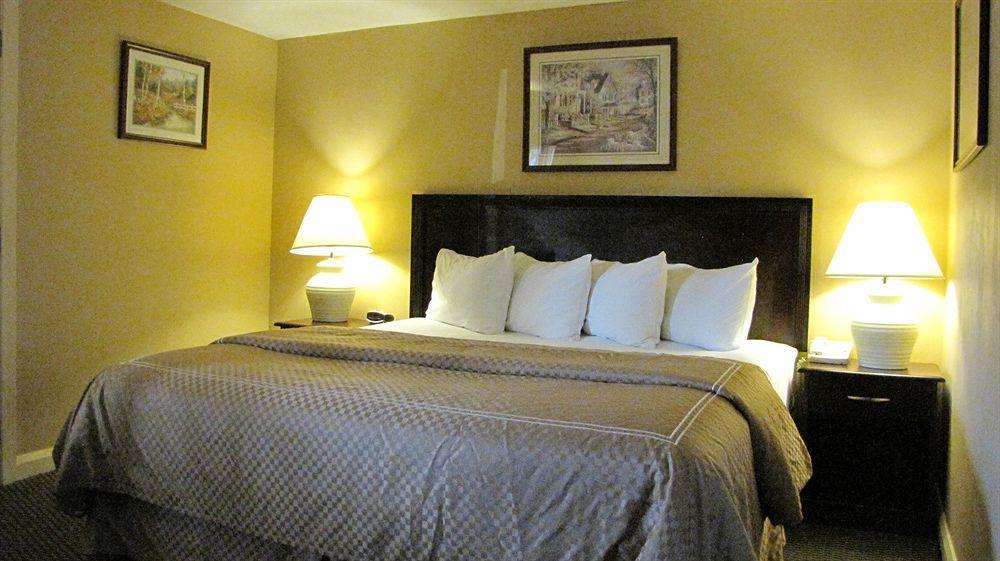 Mt. Madison Inn & Suites Gorham Exterior photo