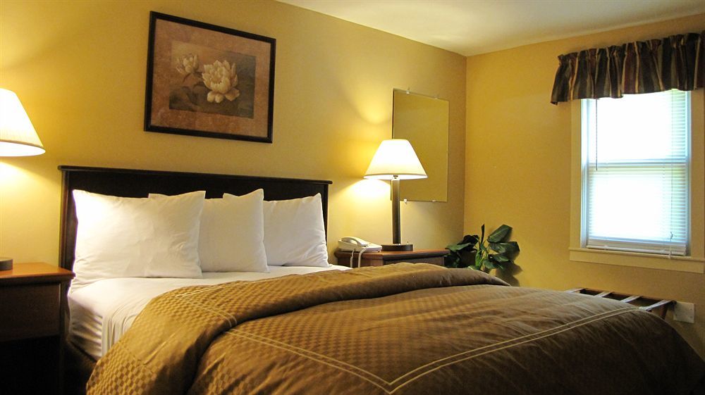 Mt. Madison Inn & Suites Gorham Exterior photo