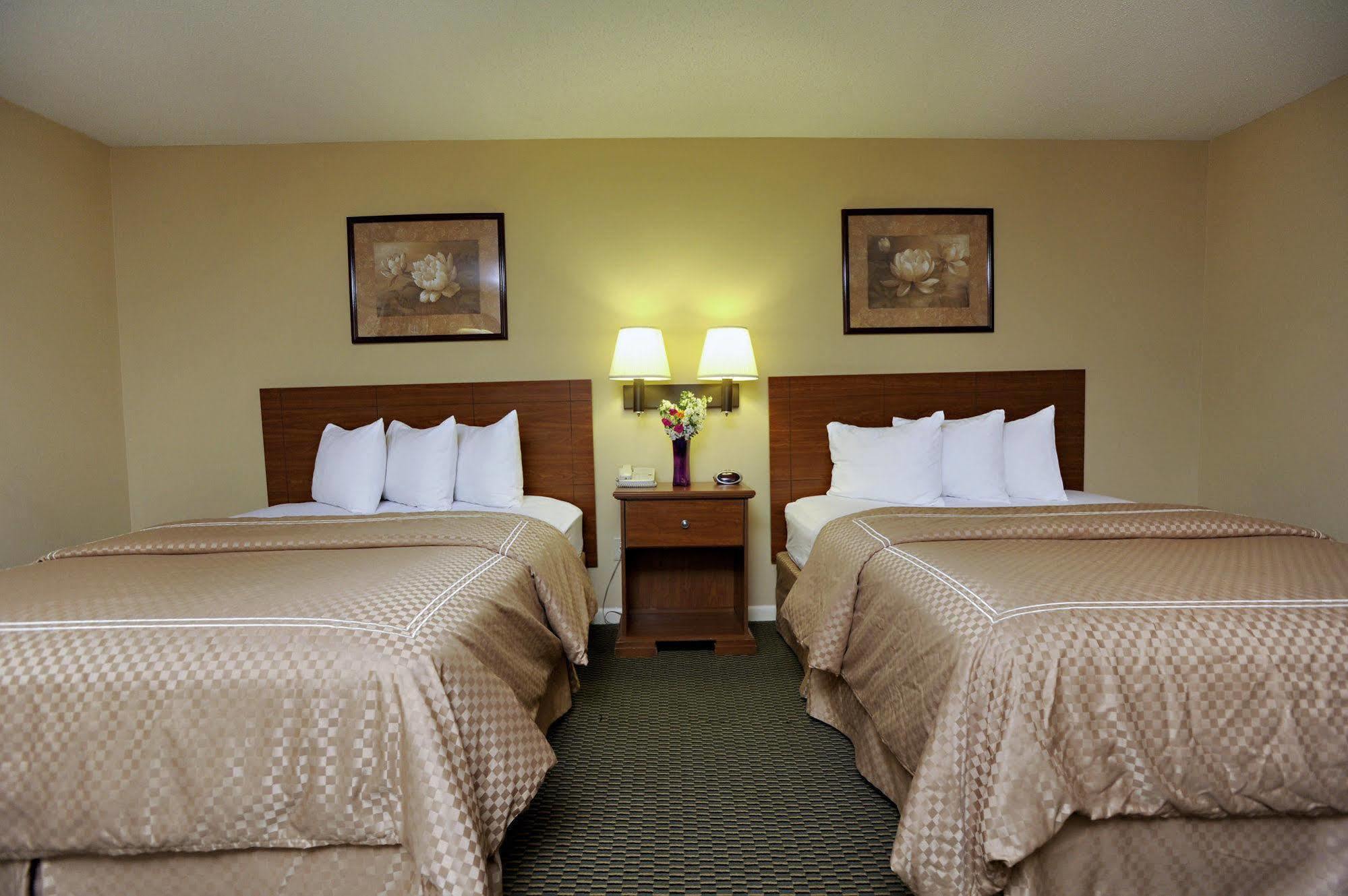 Mt. Madison Inn & Suites Gorham Exterior photo