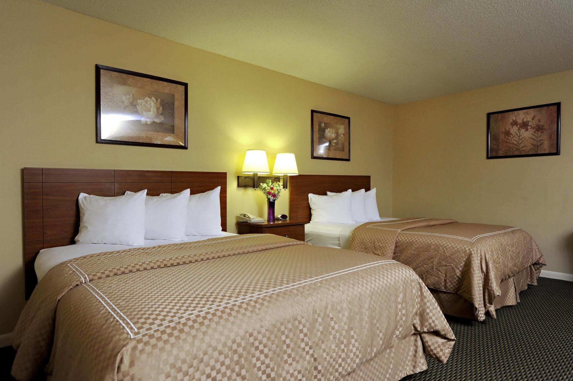 Mt. Madison Inn & Suites Gorham Exterior photo