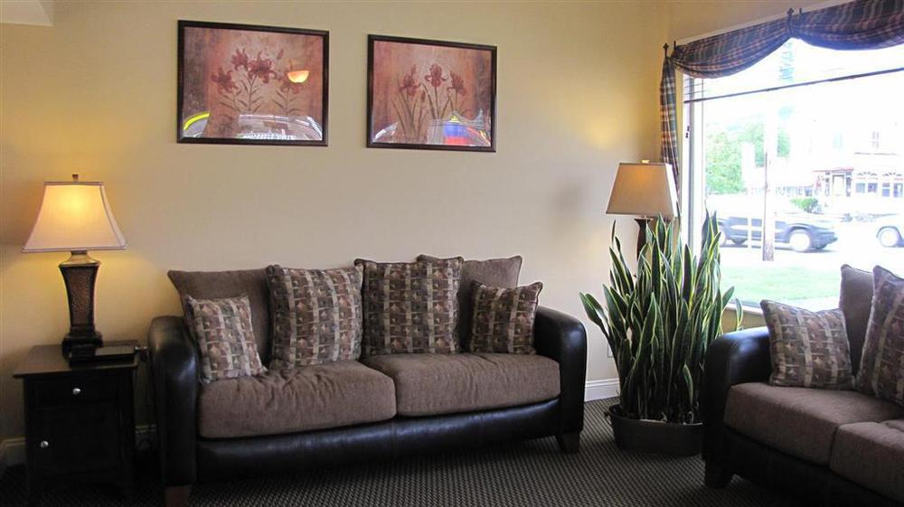 Mt. Madison Inn & Suites Gorham Interior photo