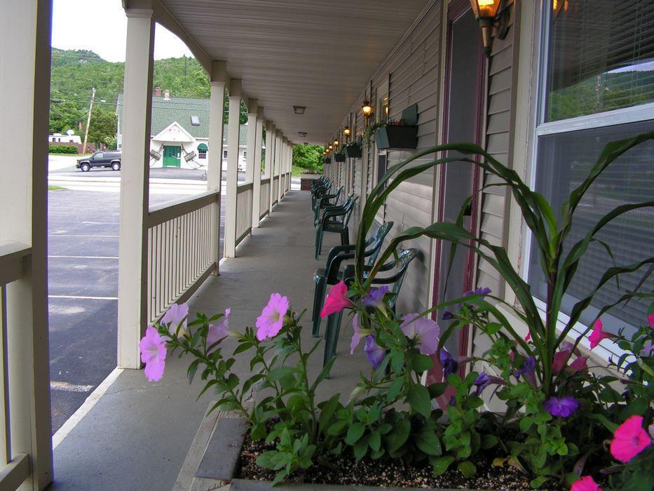 Mt. Madison Inn & Suites Gorham Exterior photo