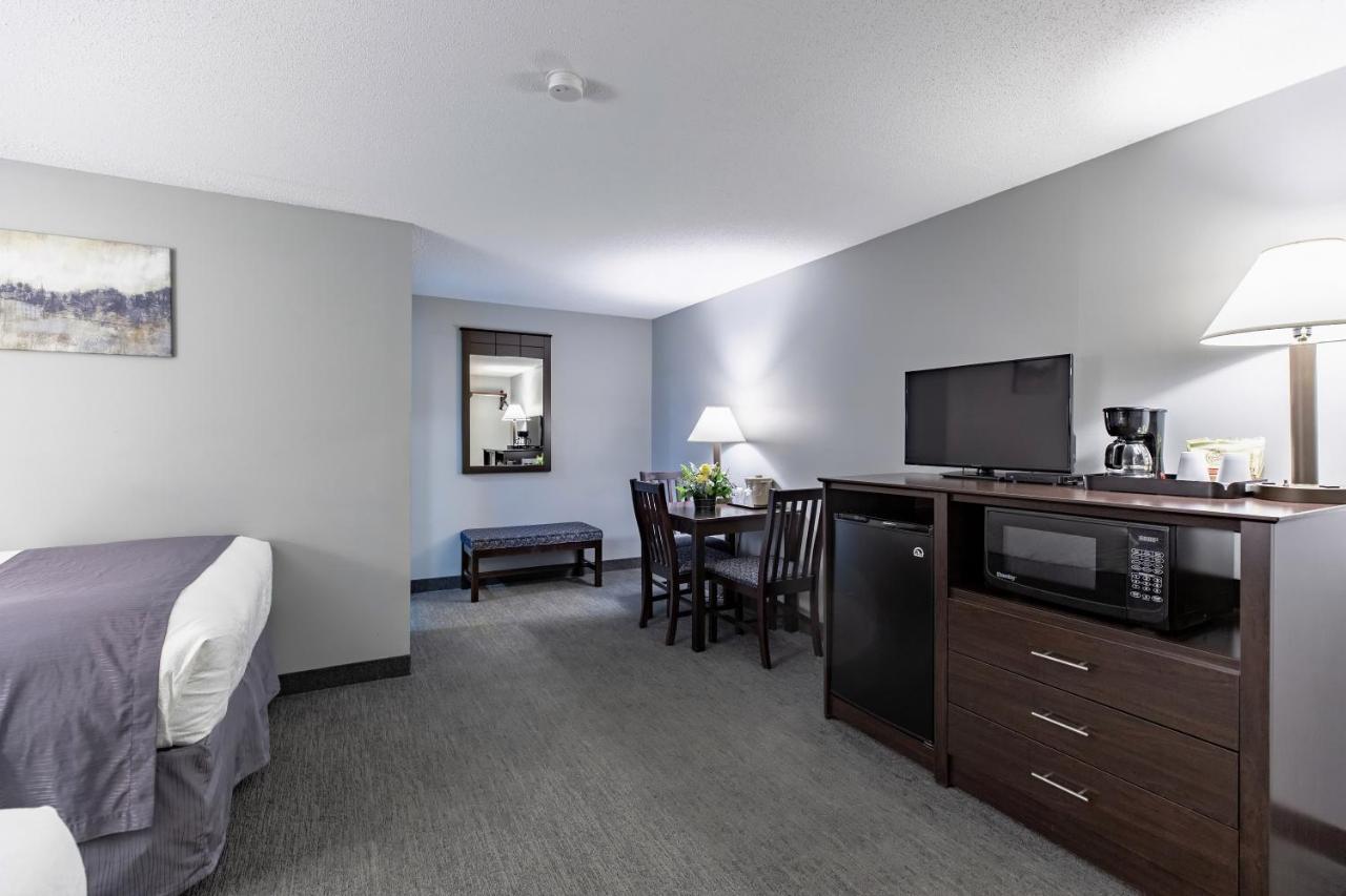 Mt. Madison Inn & Suites Gorham Exterior photo